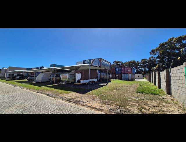 29,000M² INDUSTRIAL YARD FOR SALE IN CAPE FARMS